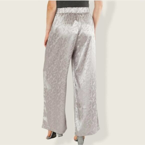 Gimmicks Satin Wide Leg Pants Silver Floral Print Size L - Picture 4 of 7